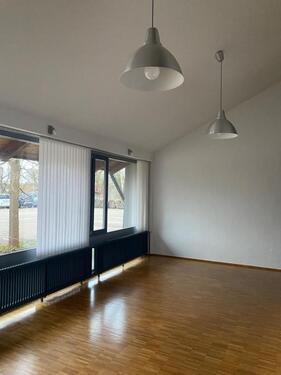 Foto - Helles und ruhiges Bürohaus zu vermieten