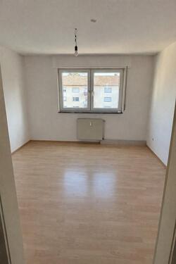 Foto - Helle 3-Zimmer-Wohnung mit Garage - Nähe Mercedes-Benz Rastatt
