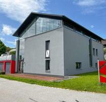 Extravagantes EFH mit Design-Einbauküche und 3 Bädern - Michelsneukirchen
