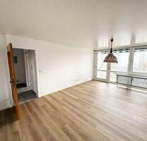 Helle 2,5 Zimmer Wohnung in Perlach mit Balkon, TG und Aufzug - München Ramersdorf-Perlach