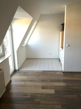 Foto - Schicke 1 Raum Wohnung, Einbauküche, Badewanne, Südbalkon, Parkplatz, Provisionsfrei