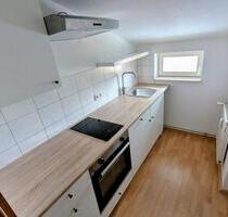 Attraktive Singlewohnung 2-Zimmer im DG mit Küche, Seeblick und Stellplatz - Neustrelitz