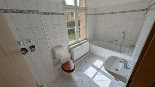 Foto - Großzügige 3-Zimmer Wohnung im Erdgeschoss mit Stellplatz