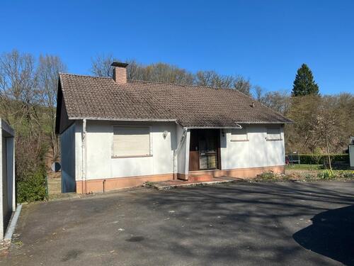 Foto - Haus mit großem Grundstück in Volkenrath