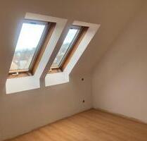 Helle, umfangreich sanierte 2 Zimmer DG Wohnung, Balkon, EBK, Ste - Waldenbuch