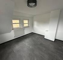 Tolle DG Wohnung 90 qm 4 ZKB Dillenburg-Niederscheld