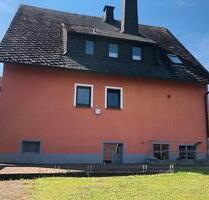 Frei stehendes Haus mit Garten - 245.000,00&nbsp;EUR Kaufpreis, ca.&nbsp; 130,00&nbsp;m&sup2; in Helmbrechts (PLZ: 95233)
