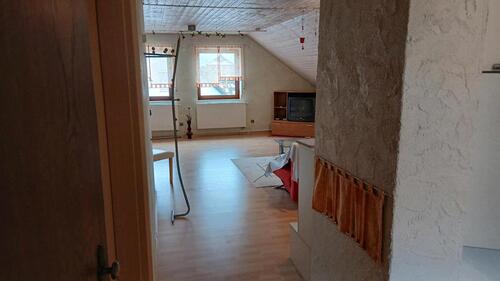 Foto - 1 Zimmer Dachgeschoßwohnung zur Miete in Zeil am Main