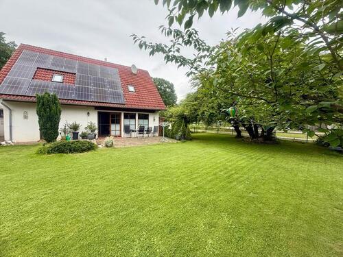 Foto - Einfamilienhaus (A+) mit PV-Anlage