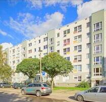 Preiswerte, kleine 1-Zimmer-Wohnung * frisch renoviert und mit modernem Bad mit Badewanne - Dresden Leuben