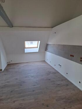 Foto - 3 Zimmer Dachgeschoßwohnung zur Miete in Klingenmünster