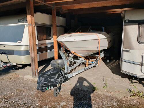 Foto - Halle, trockener Stellplatz MG-Lürrip