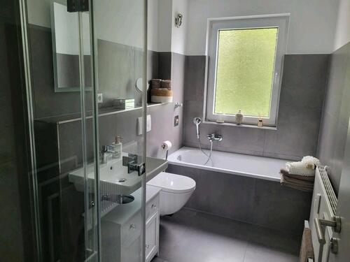 Foto - *Kernsaniertes Badezimmer* Stilvolle 2-Zimmer-Wohnung mit Balkon