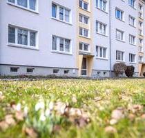 Großzügige 2-Raum-Wohnung mit Wintergarten-Feeling in Zittau Nord ️️