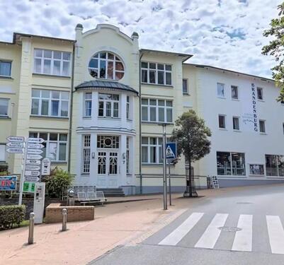 Foto - Kleine 2 RW mit EBK, Balkon, Fahrstuhl und Stellplatz, 80 m vom Hauptstrand! Sofort verfügbar!