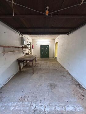 Foto - Einzelgarage mit 14,85 Qm. + Strom Beleuchtung und separater Tür