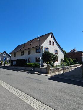 Foto - Einfamilienhaus mit Garten, Terasse und Scheune