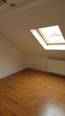 Foto - 2 Zimmer Dachgeschoßwohnung zur Miete in Frankfurt am Main