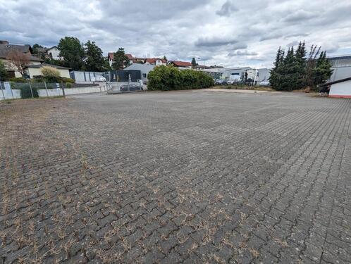 Foto - Stellplatz für Wohnmobil Wohnwagen – Gepflasterter Hof - Leun