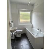 ***ERSTBEZUG NACH SANIERUNG – FAMILIEN AUFGEPASST*** Sehr helle 3-Zimmer-Wohnung im EG - Bestwig