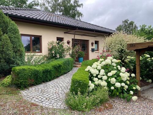Foto - Charmant, durchdacht, ebenerdig: Winkelbungalow in Schwerin