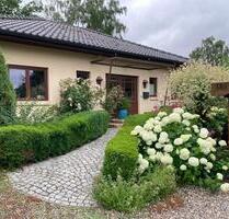 Charmant, durchdacht, ebenerdig: Winkelbungalow in Schwerin