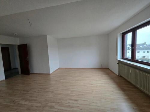 Foto - 1 Zimmer Dachgeschoßwohnung zur Miete in Ingelheim am Rhein