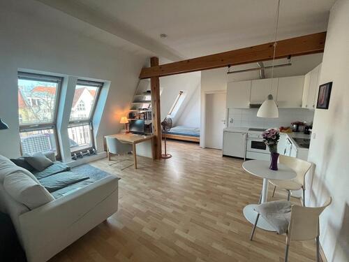 Foto - Schöne möblierte Dachgeschosswohnung zur Untermiete für 2 Monate