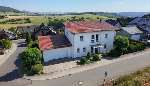 Foto - Gepflegtes Einfamilienhaus mit unverbaubarem Rhönblick