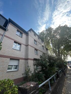 Foto - Großzügige 3,5 Zimmer-Wohnung im DG zu vermieten!