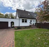 Familienfreundliche Doppelhaushälfte mit Kamin, Garage und Garten - Torgelow