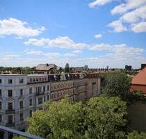 Helle 3-Zimmer Dachgeschosswohnung mit Balkon in Berlin-Tempelhof