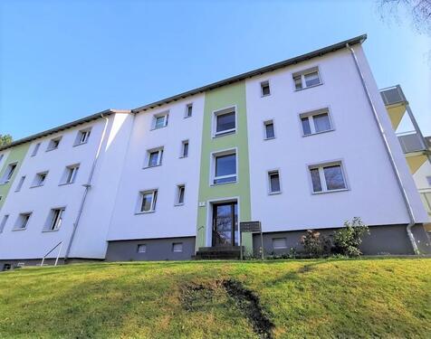 Foto - Frisch renovierte 2-Zi.-EG-Whg. mit modernem Tageslichtbad und Balkon