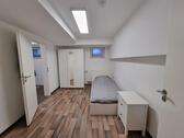 Foto - Möbliertes WG-Zimmer (ca. 17 qm) mit eigenem Bad am Hbf. in Hanau
