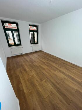 Foto - Schöne, frisch renovierte 2-Zimmer-Wohnung mit Balkon&Stellplatz