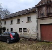 Bauernhaus, 6 Zi. mit 4 Garagen, Scheune, Nebengeb. zu verkaufen - Weismain