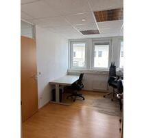 Professioneller Schreibtischplatz in gepflegtem Büro in Saarbrücken – flexibel