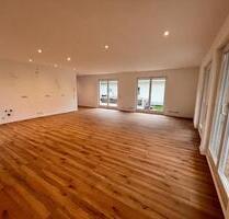 Moderne 3-Zimmer-Erdgeschosswohnung mit Garten & Terrassen – Erst - Petersberg