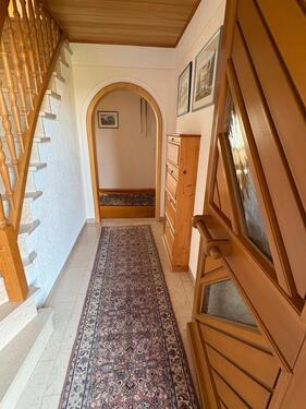 Foto - Großzügige 4-Zimmer-Erdgeschosswohnung in Zweifamilienhaus