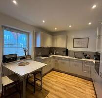 3-Zimmer EG, 100 m², Balkon, Garage & EBK in Penkhof - Kümmersbruck