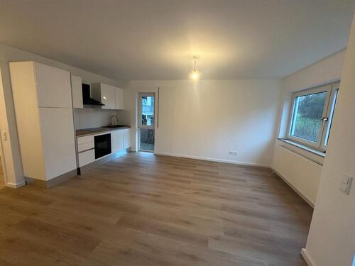 Foto - Kernsanierte 3-Zimmer-ETW, 2 Stellplätze, 900 € KM, Provisionsfre