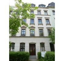 SCHÖNE EINRAUM-WOHNUNG mit EINBAUKÜCHE und SÜD-BALKON - Chemnitz Kapellenberg