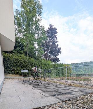 Foto - Zentrale 2-Zimmer-Wohnung mit Terrasse, EBK & Garage