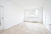 Foto - 3-Raum-Wohnung mit Balkon - 571,00&nbsp;EUR Kaltmiete, ca.&nbsp; 92,00&nbsp;m&sup2;