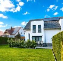Neuwertige, moderne Doppelhaushälfte mit großem Garten - Aindling