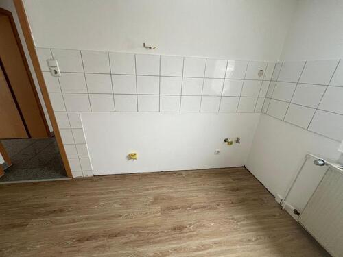 Foto - Moderne u. bezugsfertig renovierte 2 Zimmer Dachgeschosswohnung, stadtzentral, Garage