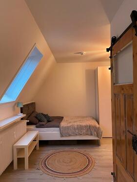 Foto - 1 Zimmer Dachgeschoßwohnung zur Miete in Frankfurt am Main