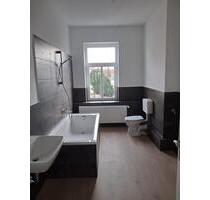 Erstbezug nach Renovierung! 2 Zimmer Wohnung, nahe Cospudener See, neues Bad & Vinylboden - Markkleeberg