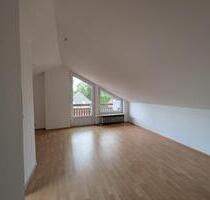 Helle 2-Zimmer-Dachgeschosswohnung mit EBK & Stellplatz - Bad Wörishofen