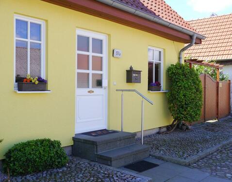 Foto - Kleine private Idylle: Haus mit Hof, Garten und Nebengelass